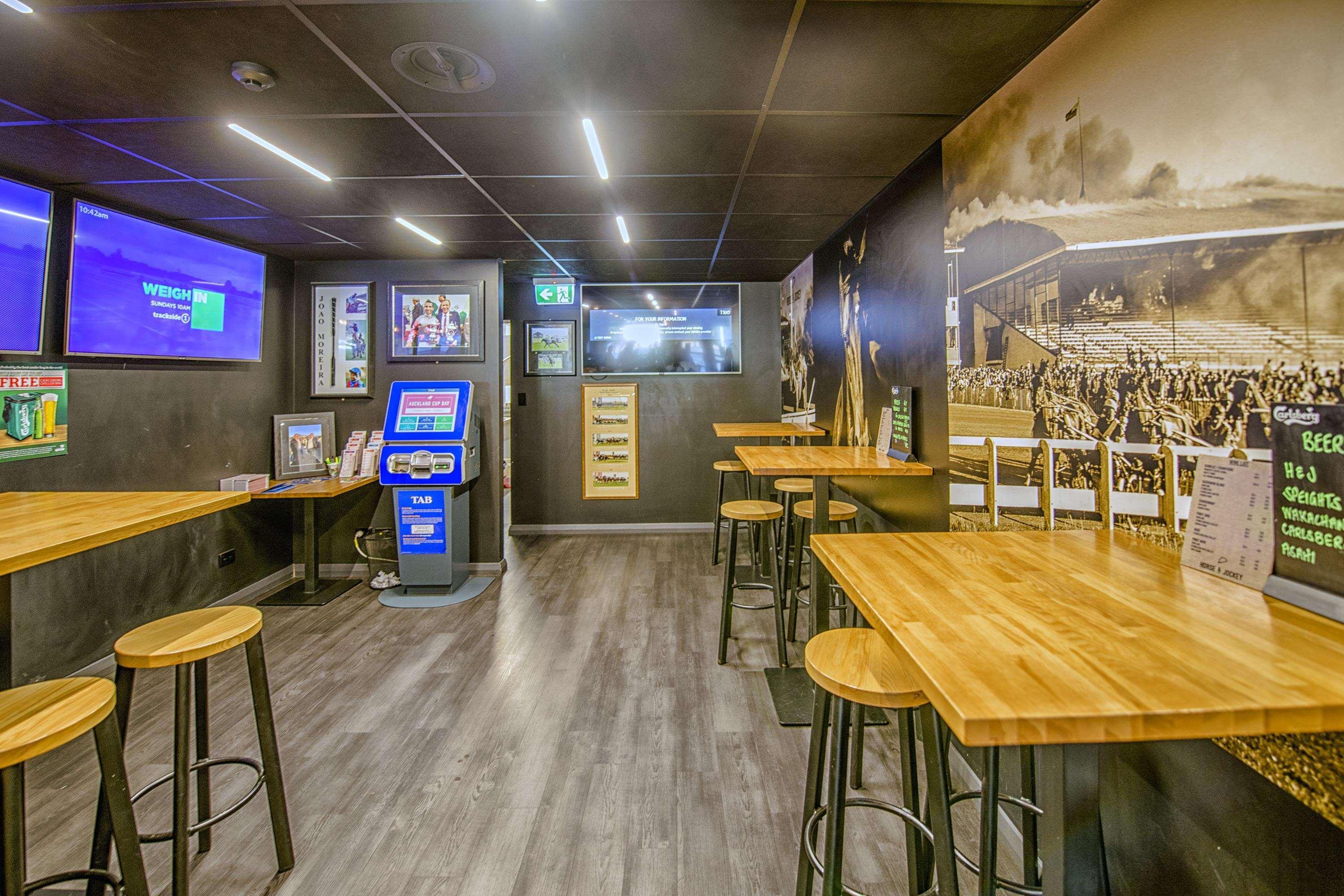 Alpine Hotel Christchurch Bagian luar foto