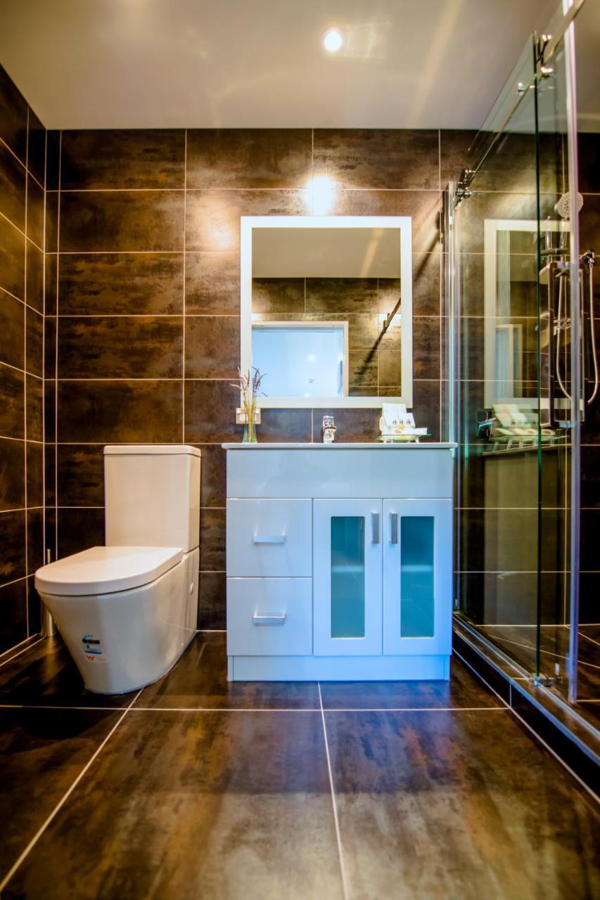 Alpine Hotel Christchurch Bagian luar foto